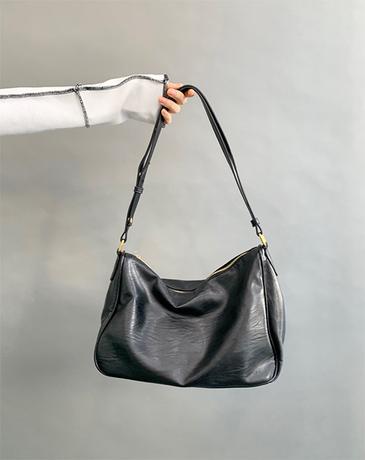 wearable fake leather bag (2color)