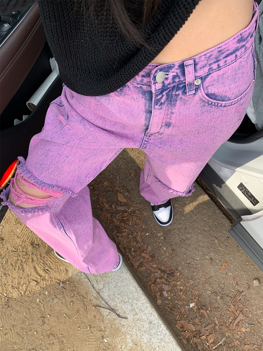 Pink damaged pants