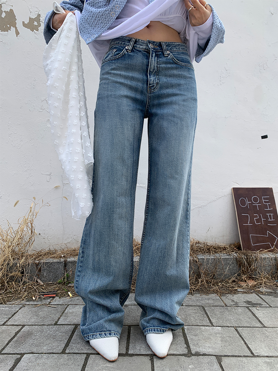 Roll-up jeans